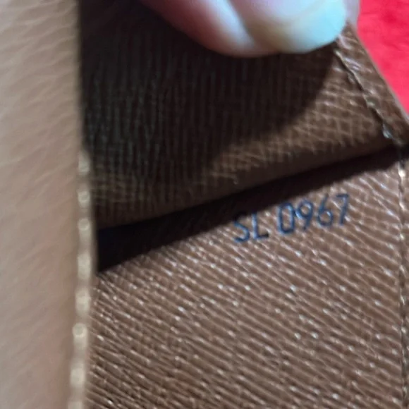 Louis Vuitton AUTHENTICATED Vintage Large Monogram Envelope - Picture 8 of 10